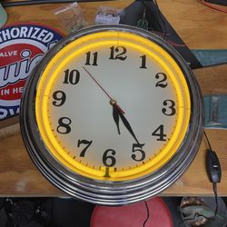 Retro hot rod garage shop wall clock yellow light up