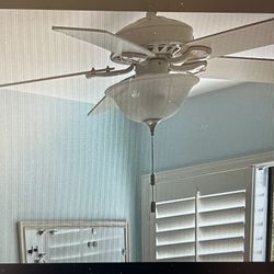 White Ceiling 48” FAN With Light 5 Blades 3 Speed Remote HUNTER