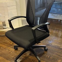 FREE Hydraulic Office Chair in Hollywood ($0)