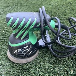 Hitachi 2-Amp Orbital Sander with Dust Management