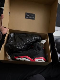 Infrared Jordan 6 ,Halloween Jordan 4s