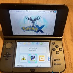 The New Nintendo 3Ds XL With Charger 