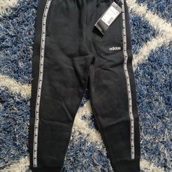 Boys Addidas  Joggers  Pant Size (6)