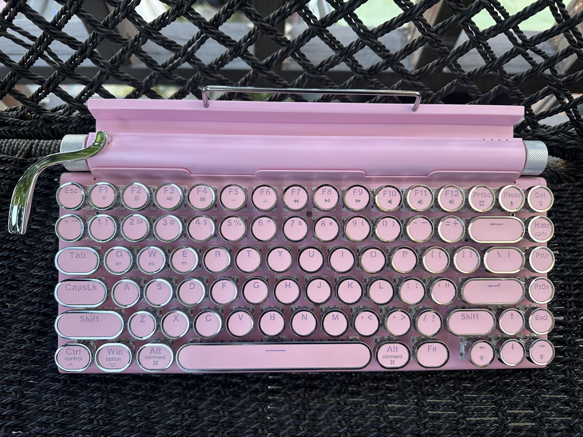 Retro wireless keyboard Bluetooth / pink only