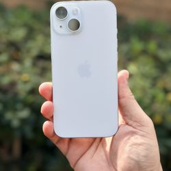 IPhone 15 128 GB!!  Pristine Condition!! !    (AT&T  Or Cricket) Hablo Espanol.    