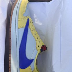 Travis Scott X Women’s Jordan 1s - Brand New