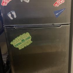 Frigidaire Mini Fridge 4.3 Cu ft