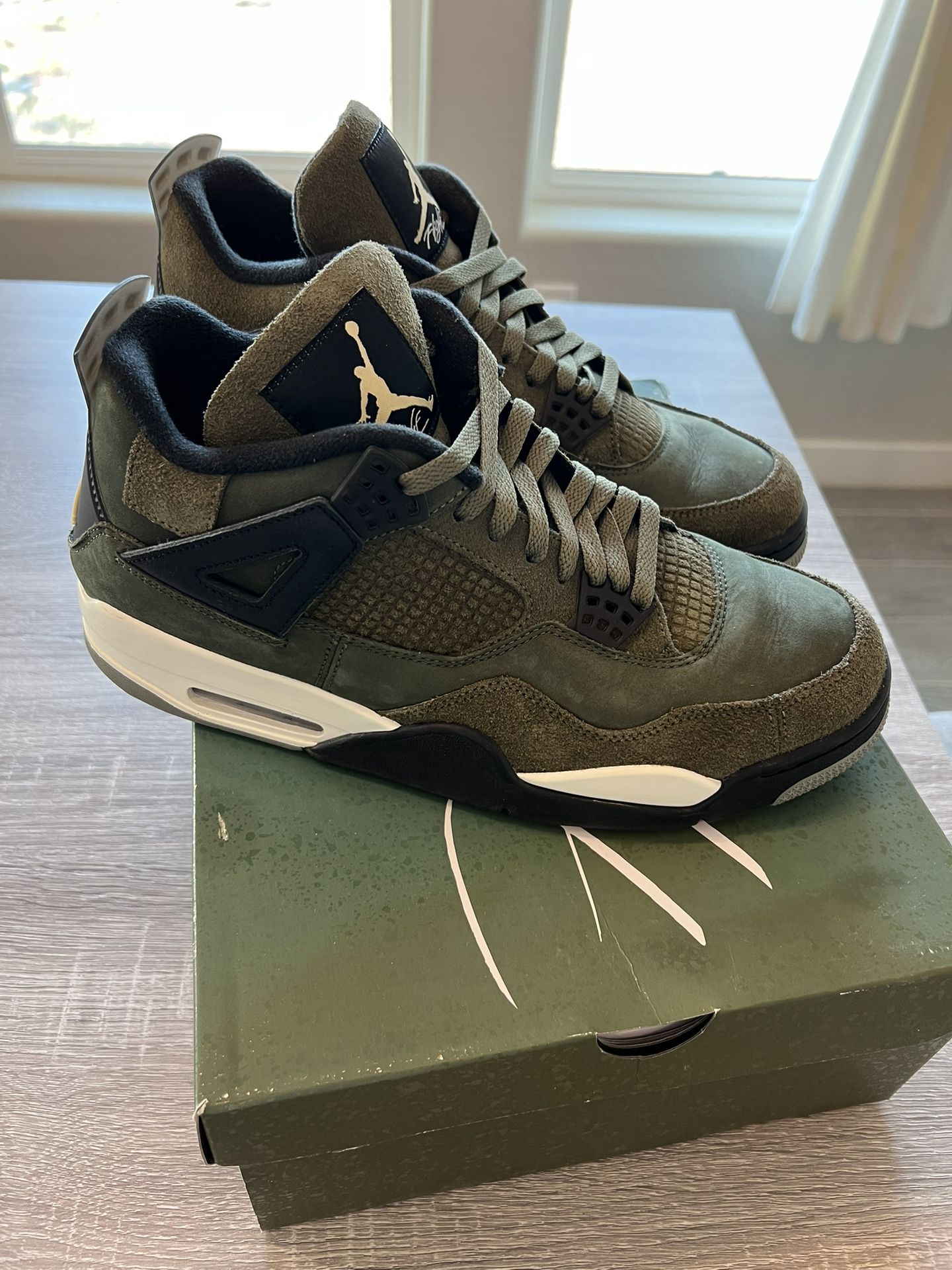Air Jordan 4