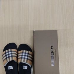 Burberry Slippers Brand New Size 8 And 9 With Boxes