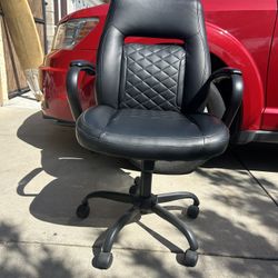 True Innovations Task Chair