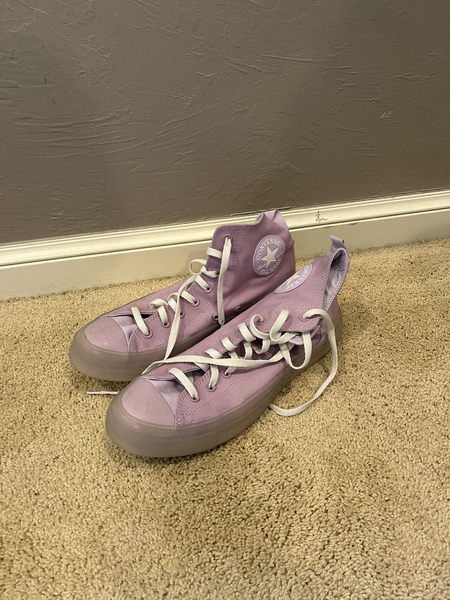 Lavender Converse High Tops Size 11 Men’s