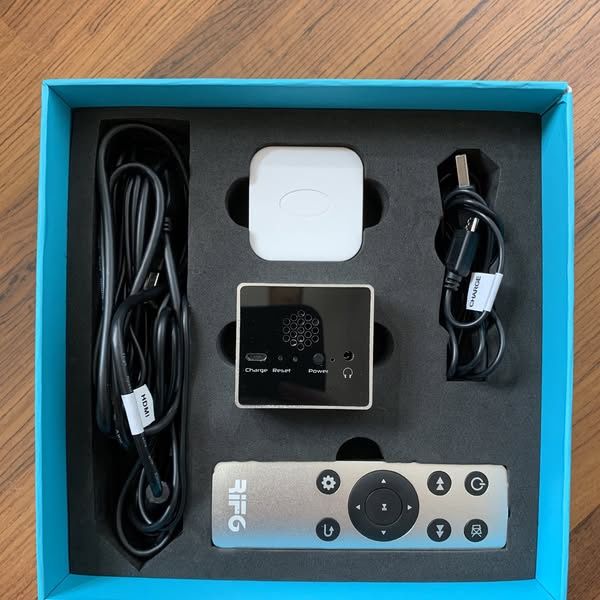 Mini Video Projector - RIF6 CUBE Mini Projector