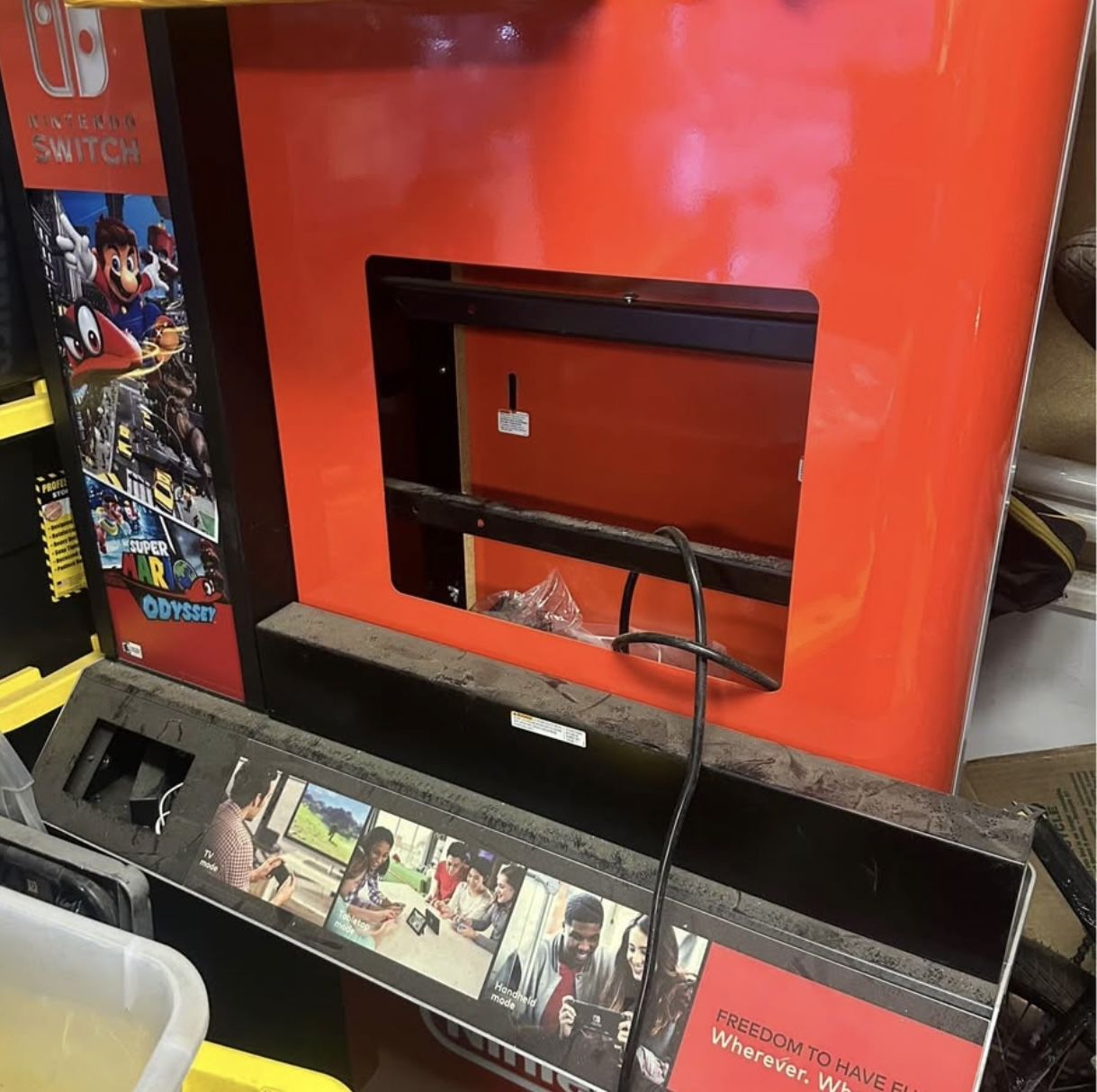 Nintendo Switch Kiosk Mario Odyssey