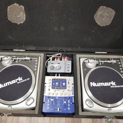 Numark TT200 Turntable & DXM06 Mixer with Case