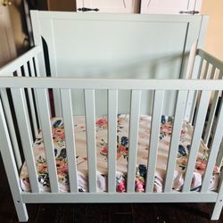 Baby Mini Crib 