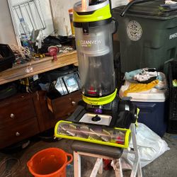 Bissell Cleanview Swivel Pet Vacuum 