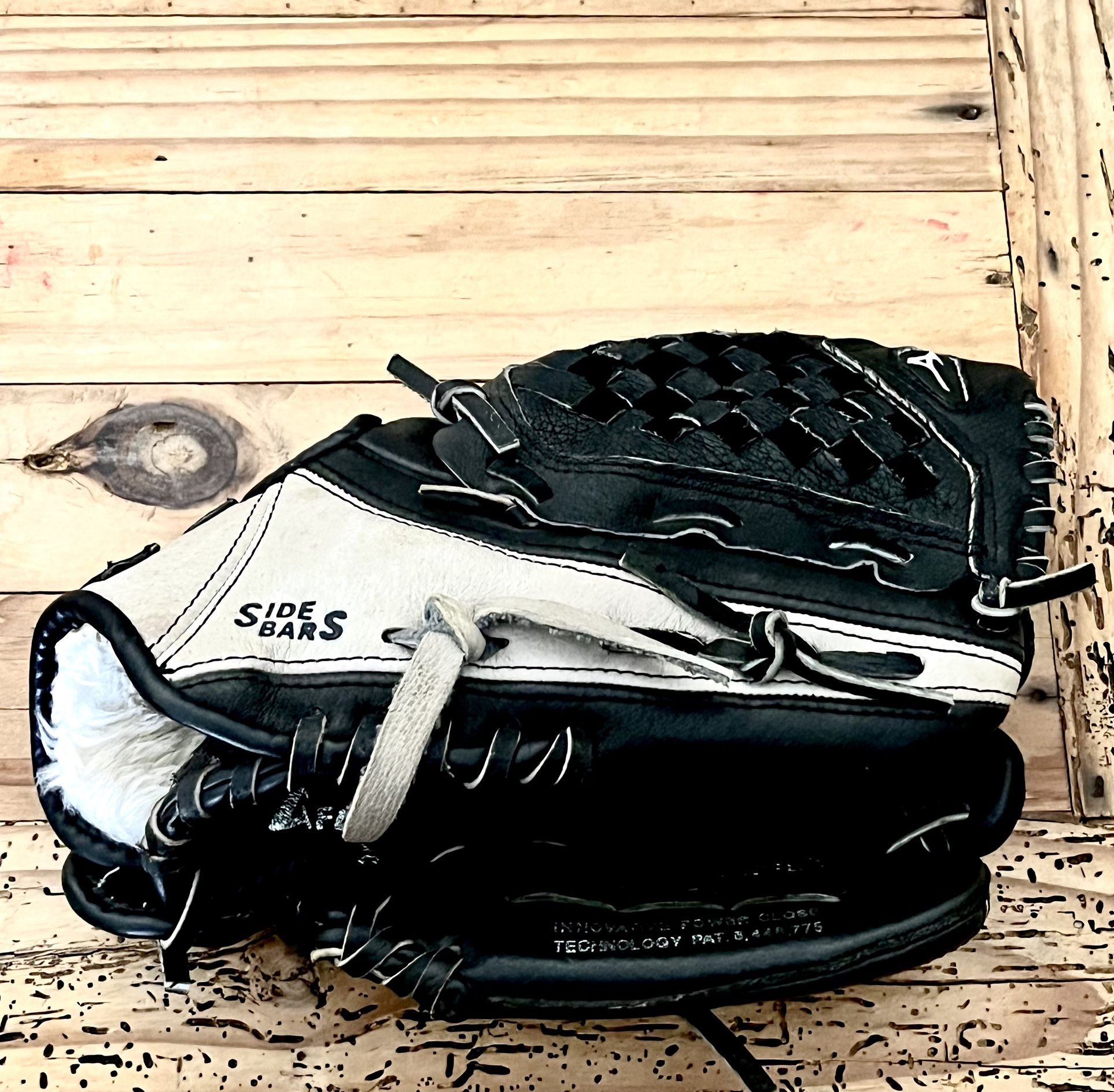 Mizuno GPSP ~ 1000 Chipper Jones Baseball Glove
