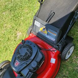 Yard Machine Lawnmower 550E 