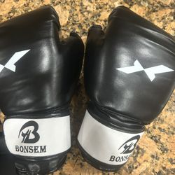 Boxing gloves 