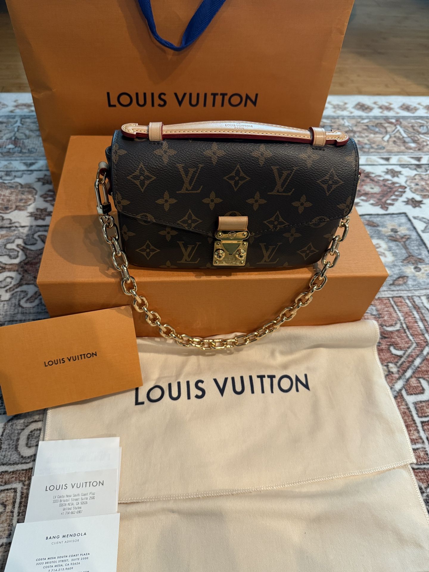 Louis Vuitton Pochette Métis East West Bag