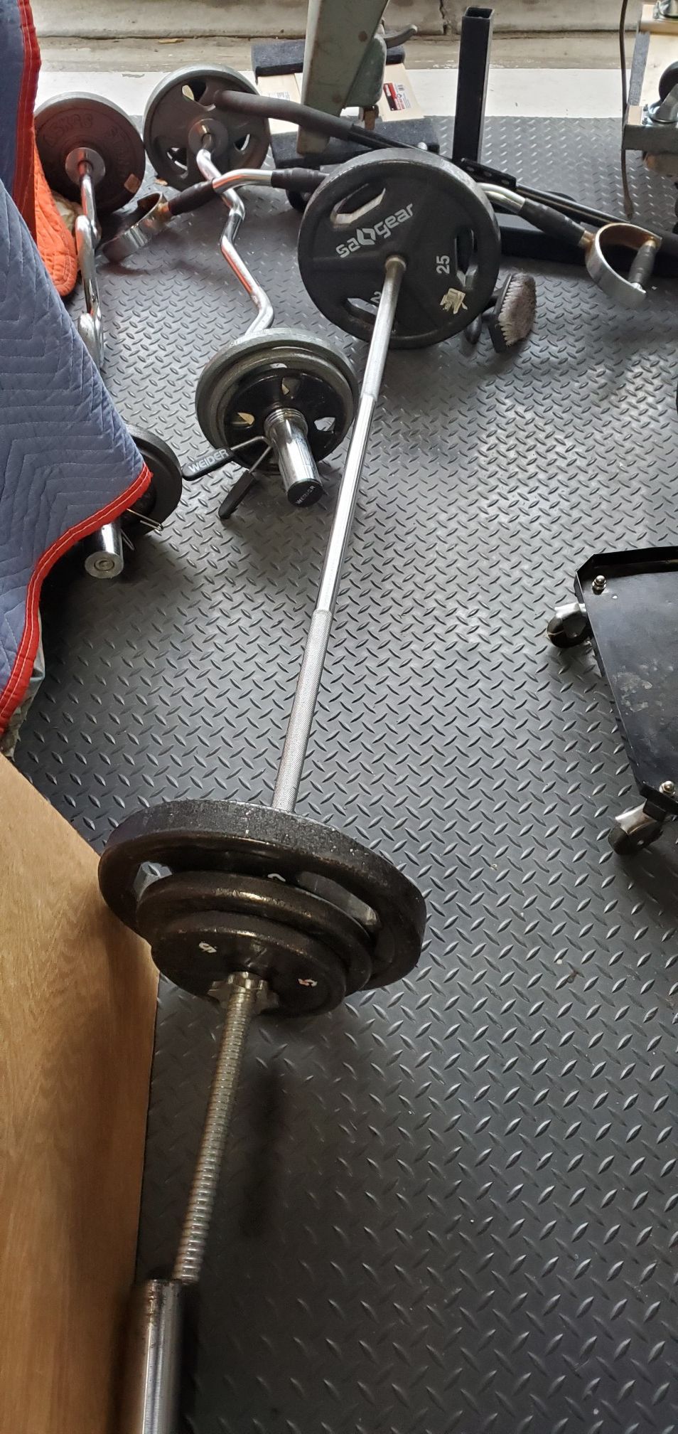 Standard bar and 80#s of weight