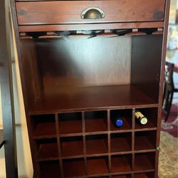 Wooden wine cabinet
