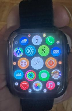 Apple Watch SE 44mm GPS Black w/ Sport Loop Band