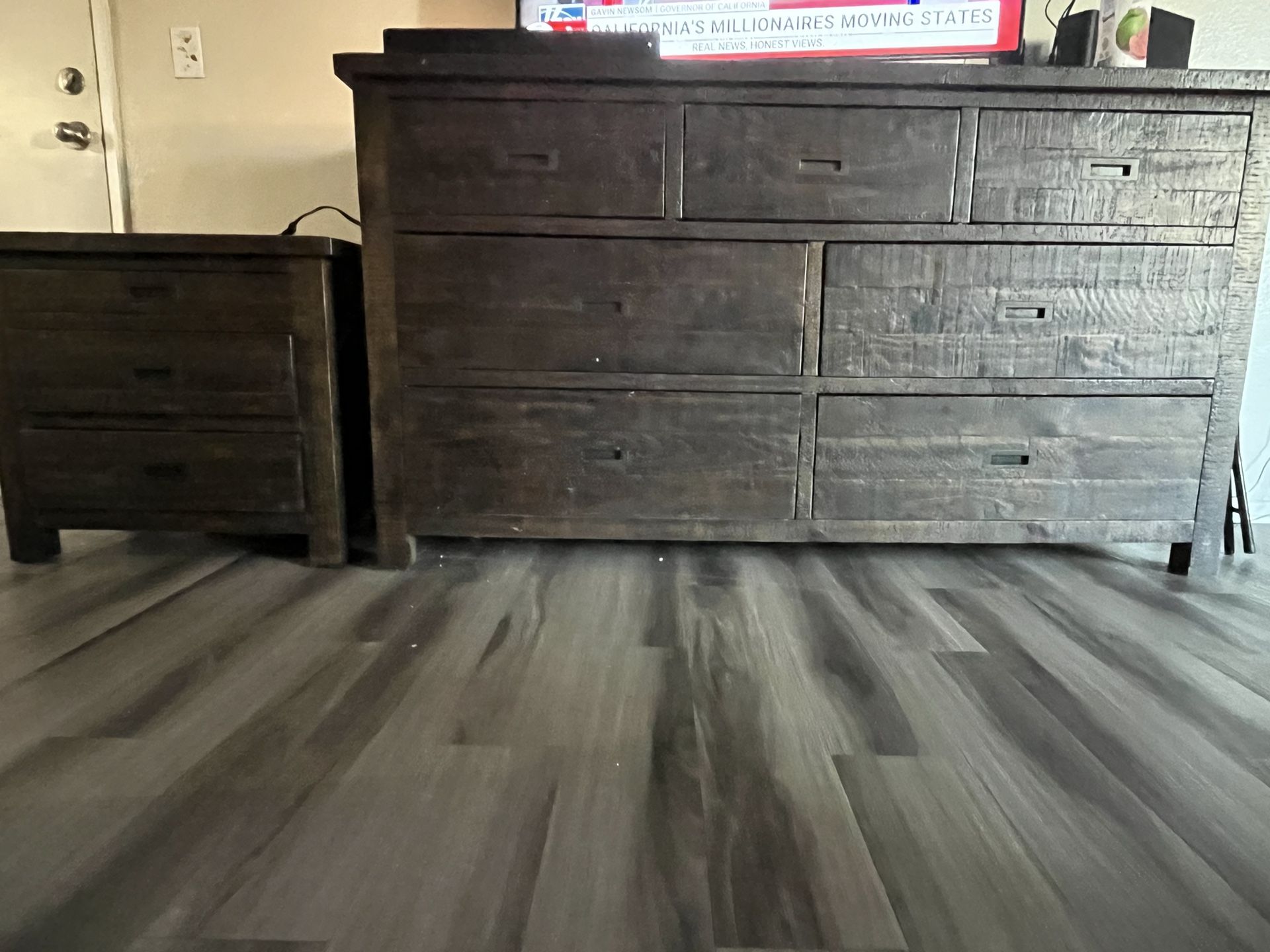 Dresser/Mirror