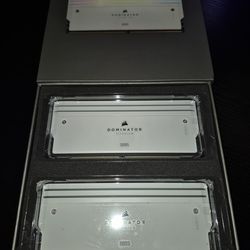 CORSAIR Dominator Titanium RGB DDR5 RAM 32GB (2x16GB)