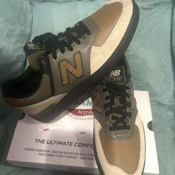 NEW BALANCE SIZE 11