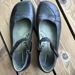 Women’s Earth Sandals