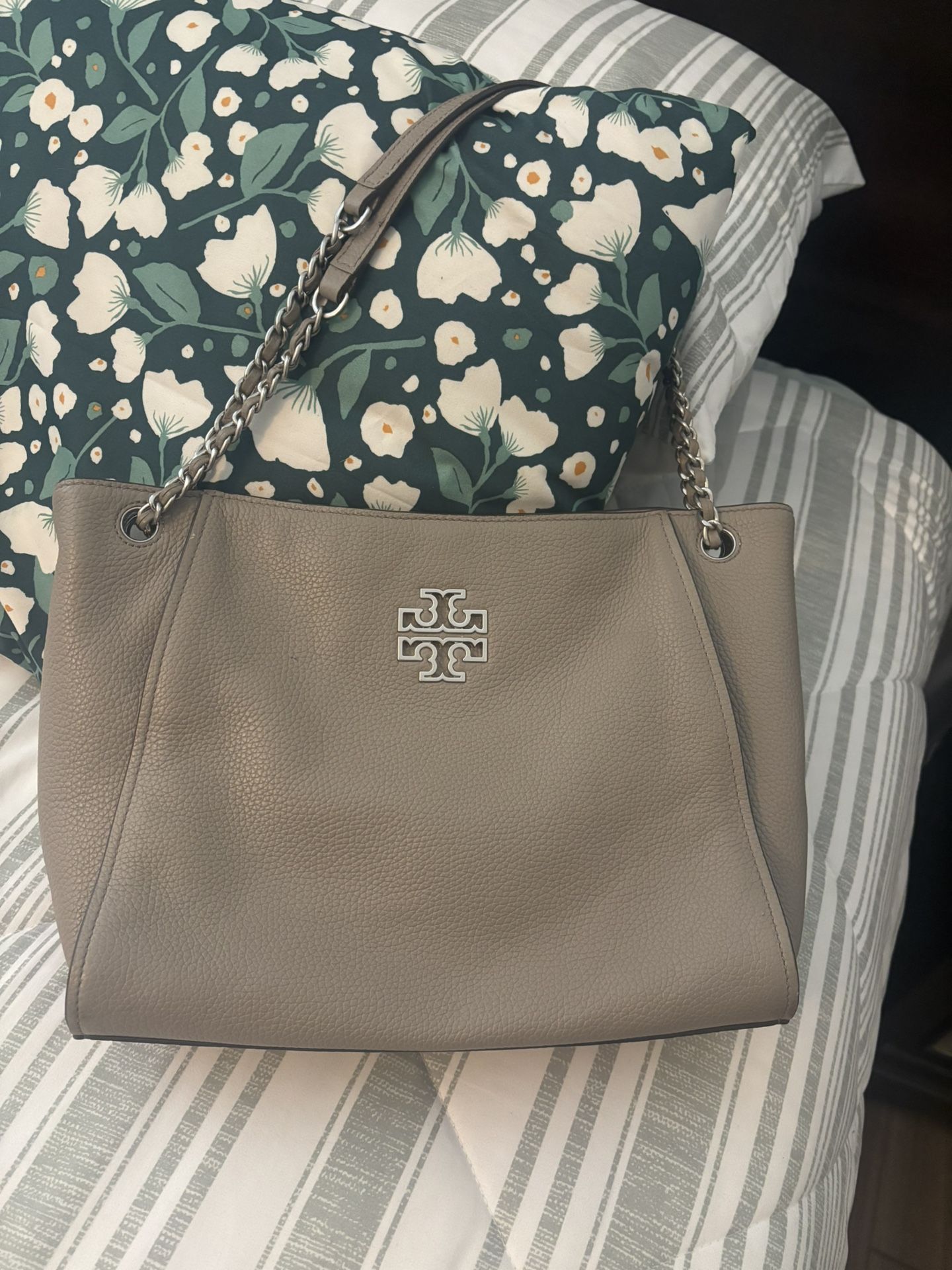 Grey Tory Burch Purse And Wallet