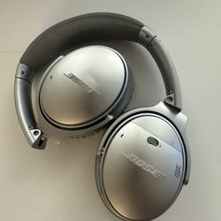 Pre-owned Bose QuietComfort 35 II headphones