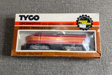 Vintage TYCO HO Scale Southern Pacific Sharknose Diesel Locomotive