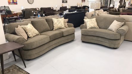 Brand new sofa love seat set ( inner spring cushions)- financing and delivery available