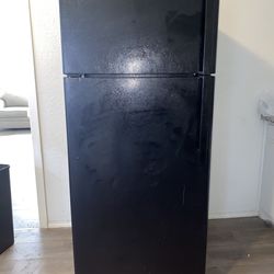 Black 2022 GE refrigerator