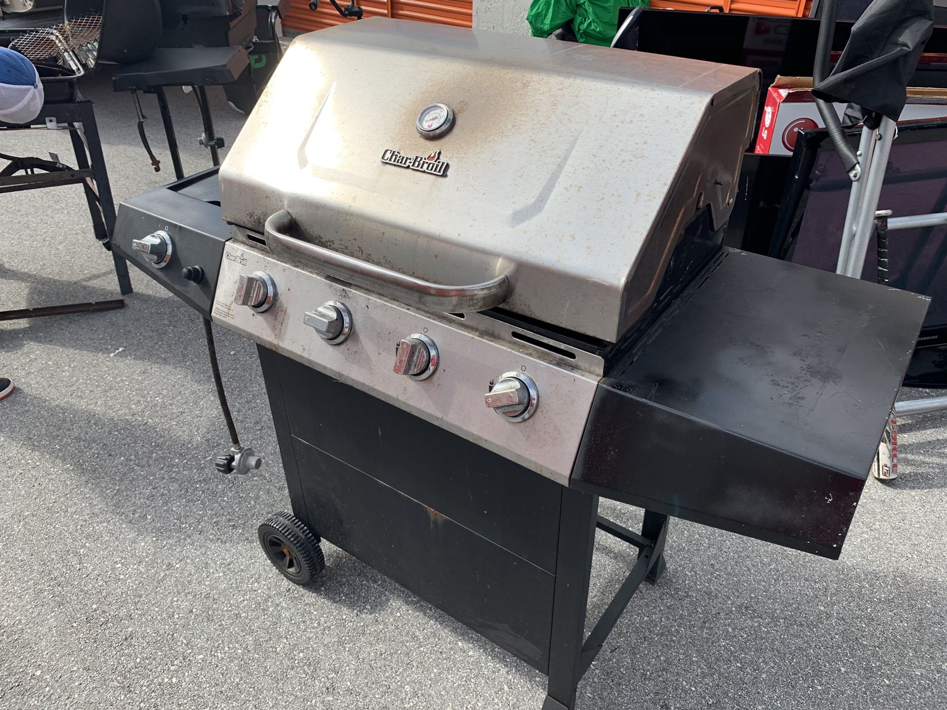 BBQ GRILL / Chair Broil