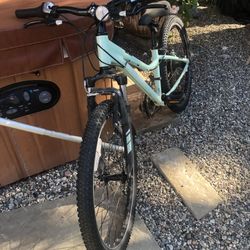 20 Inch Precaliéntate Girl Bike    