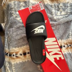 Nike Slide Size 11