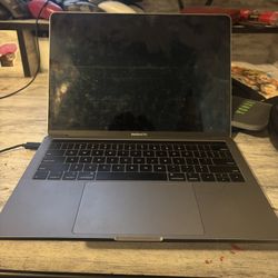 2017 MacBook Pro 13" (2017) 2.3GHz Intel Core i5 8GB RAM