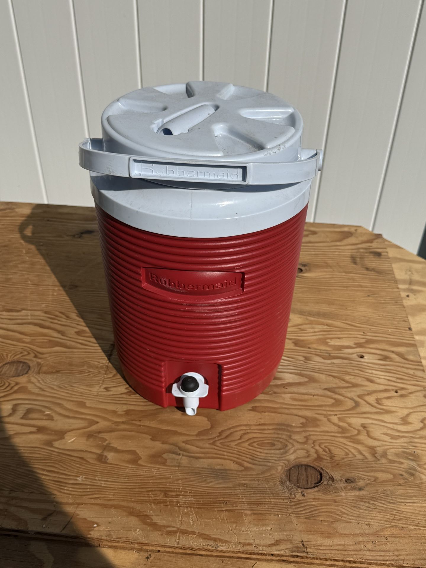 2 Gallon Portable Sports Cooler Beverage Dispenser