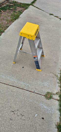 Werner 2-Step Aluminum Step Ladder
