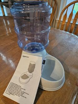 Pet water bowl