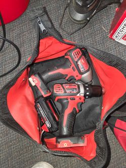 Milwaukee M18 Cordless Drill & Impact Driver Combo Kit w/ Battery, Charger & Carrying Bag