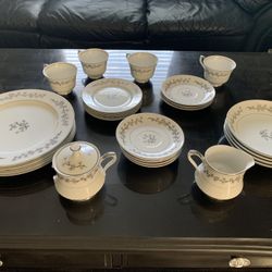 Service For 4 Vintage, China Dinnerware, Set Golden Silhouette Empress, China Company. 