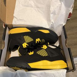 Jordan 4 Retro 