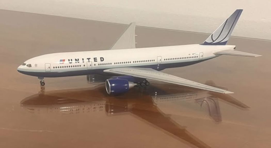 Boeing 777-200 United Airlines Herpa Diecast Model 1:400