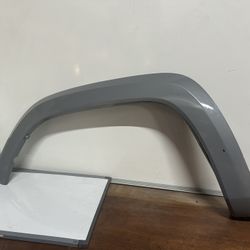 2016 - 2023 TOYOTA TACOMA OEM FRONT LEFT FENDER FLARE WHEEL MOLDING