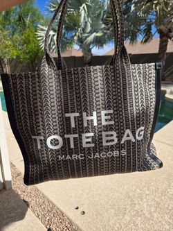 MARC JACOBS MONOGRAM LARGE TOTE BAG
