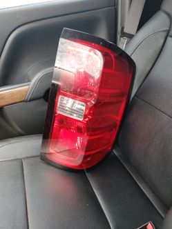 Rear right tail light.